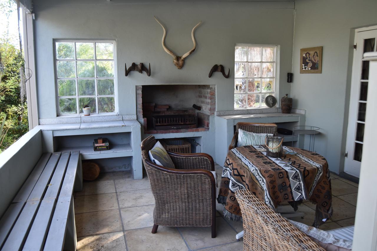 Almond Cottage Bed & Breakfast Somerset West Exterior photo