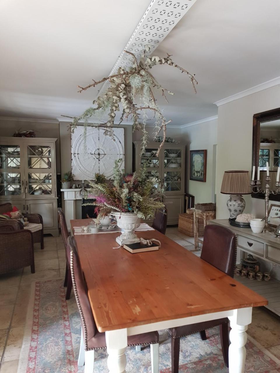Almond Cottage Bed & Breakfast Somerset West Exterior photo
