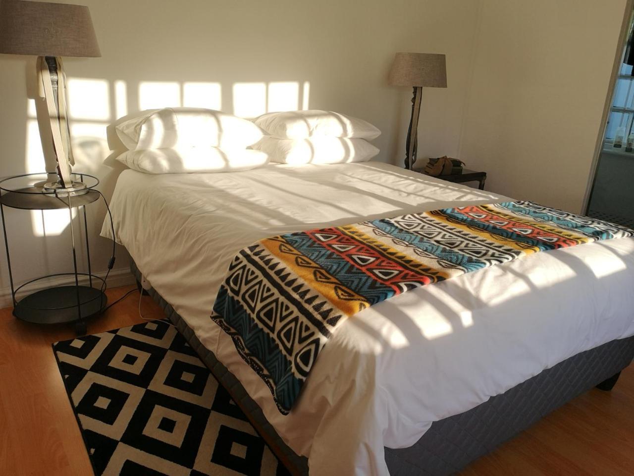 Almond Cottage Bed & Breakfast Somerset West Exterior photo